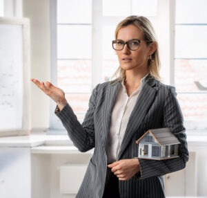 a person explaining the foreclosure process